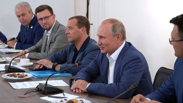 Владимир Путин встретился с учёными и общественными деятелями Севастополя и Крыма