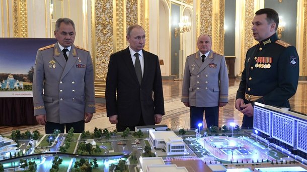 Владимир Путин посетил презентацию военного инновационного технополиса «Эра»