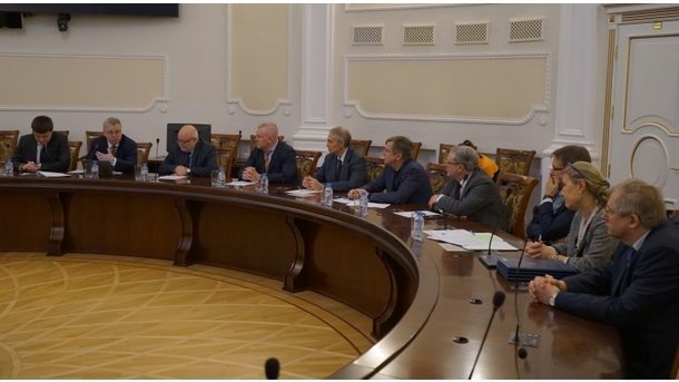 Сегодня в Министерстве науки и высшего образования РФ состоялось подписание договоров о сотрудничестве и сетевой форме реализации образовательных программ между НИУ ВШЭ и институтами РАН