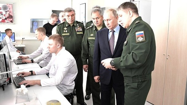 Владимир Путин посетил военный инновационный технополис «Эра» в Анапе