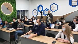Российским школьникам провели экскурсии для знакомства с технологиями искусственного интеллекта в рамках акции «На острие науки»