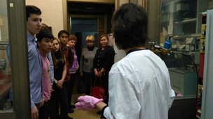 Совет молодых ученых ИБХ РАН провел экскурсию для учеников школы