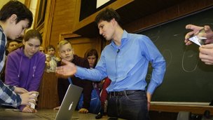 Лауреат премии Президента Российской Федерации для молодых учёных Александр Гайфуллин прочитал лекцию юным математикам