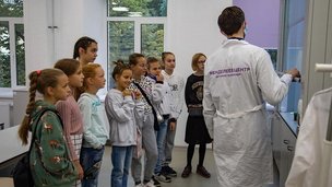 Российские школьники в октябре в рамках акции  «На острие науки» посетят 33 экскурсии в энергетические организации