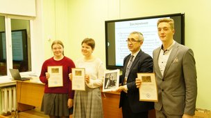 Молодые ученые ИОФ РАН рассказали финалистам конкурса школьных научных проектов о своей работе